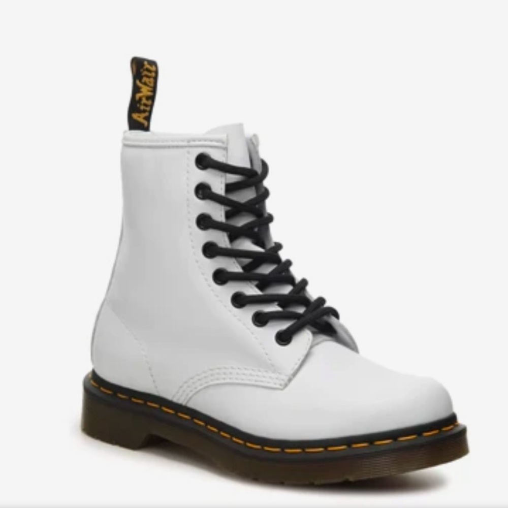 NWOT Dr. Martens Airwair Zavala White Leather Combat Boots Unisex (W-8 M-7)